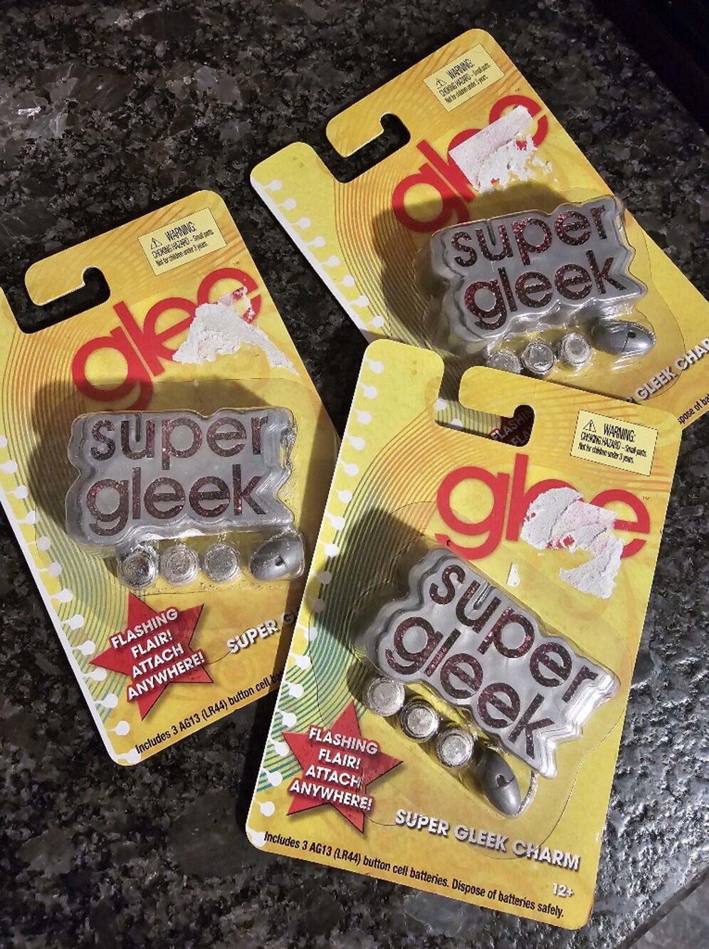GLEE Super Gleek Charm Lot Of 3 Chain 2010 FLASHING FLAIR Musical SINGER Read